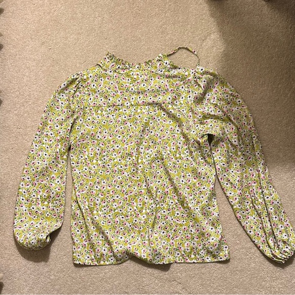 Cupcakes and Cashmere Lime Green Blouse with Pink Floral Pattern - Picture 2 of 3